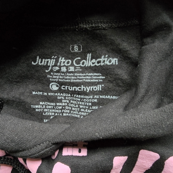 Anime Black Graphic Junji Ito Collection with Anime Design Crunchyroll S - Picture 3 of 6